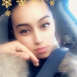 Meet your Posher, Gabriela